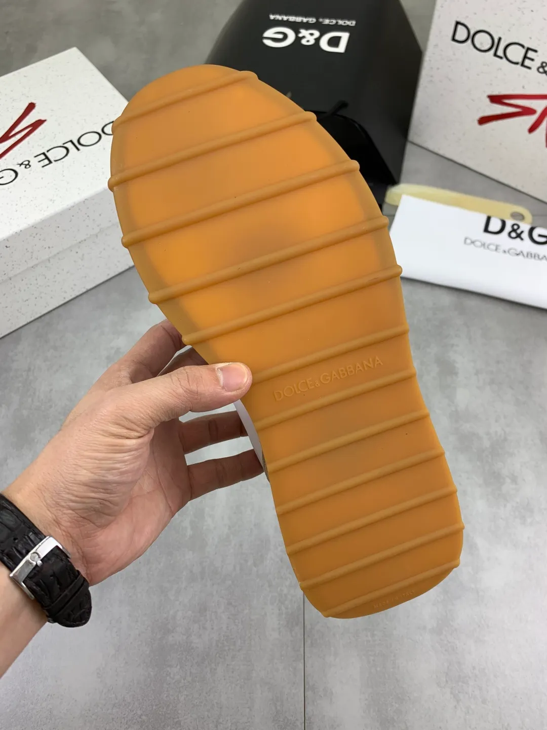 Men's men's shoes 💰P542 💰[New model] The latest hot style, top original quality, the official website synchronizes "DOLCE&GABBANA [Dolce & Gabbana] ~ High quality." The effect is low-top casual DG men's shoes, loved by many celebrities, using high-end imported first-layer calfskin splicing logo design + cowhide feet, simple and elegant, perfectly interpreting the latest inspiration of shoes, integrating classics and fashion, luxury dreams, and fashion. Suitable for drivers, light and comfortable to drive, light and breathable for outdoor travel, high-end quality, trustworthy, 5️⃣color🉑️choice! Code number: 38-46